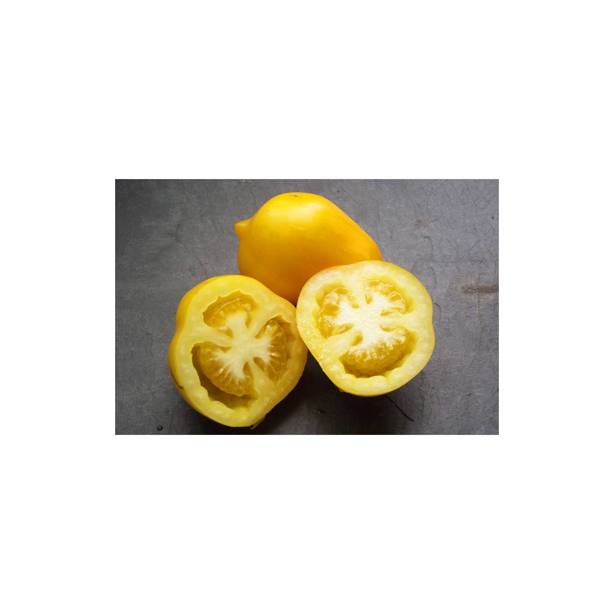 Tomate Citron Russe, gout acidulé et très jolie en forme de citron